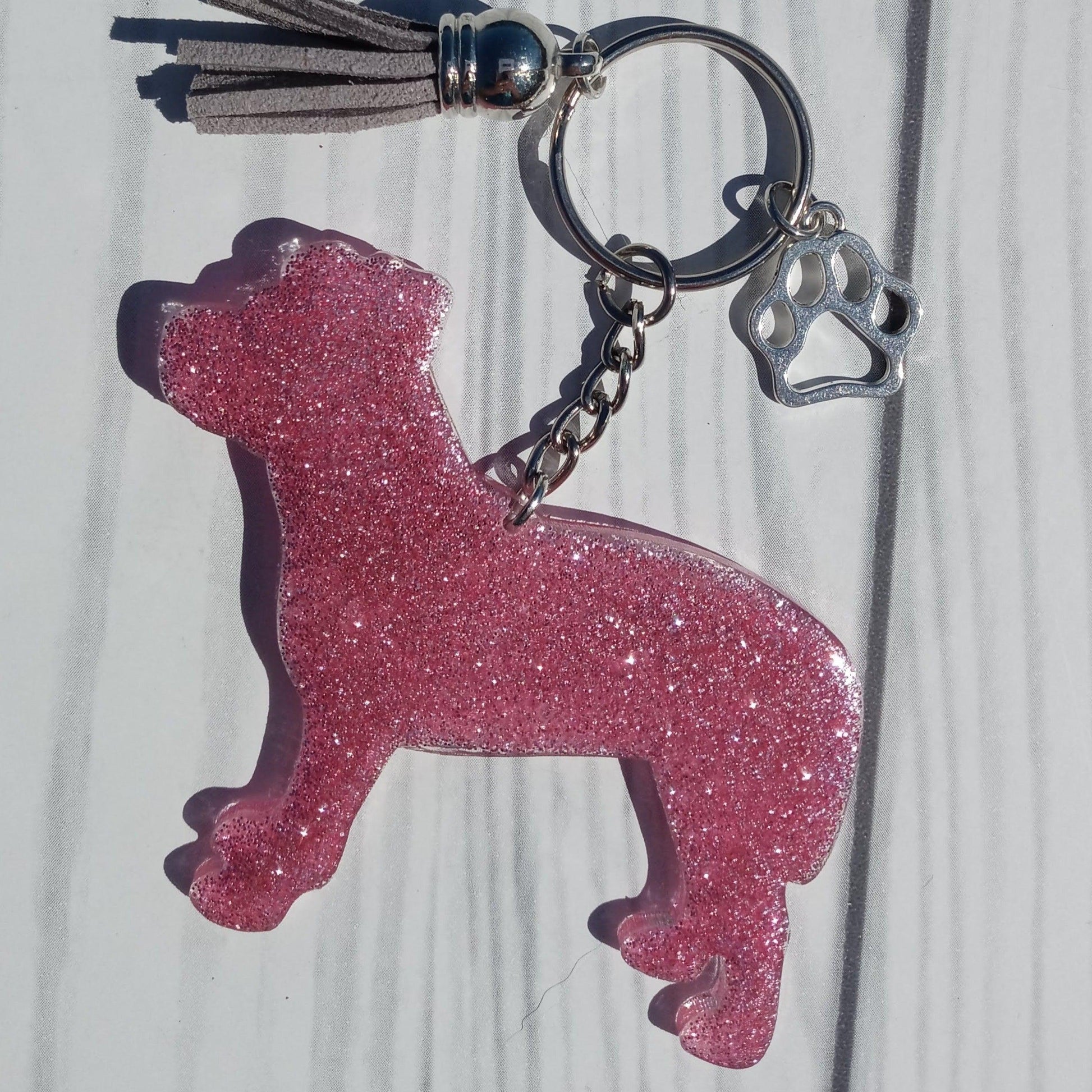 Custom Pitbull Dog Mama Glitter Keychain.